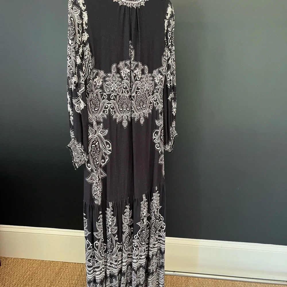 FARM Rio Black & White Paisley Maxi Dress - Picture 2 of 14